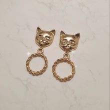 Load image into Gallery viewer, Melbie The Cat Series - Antique Cat Knobs Earrings (Gold ver.)