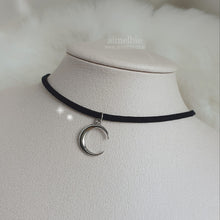 Load image into Gallery viewer, Crescent Moon Choker - Silver ver.