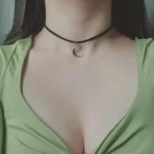 Load image into Gallery viewer, Crescent Moon Choker - Silver ver.