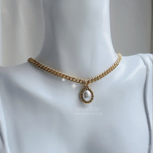 Load image into Gallery viewer, [KARA Han Seungyeon Necklace] Elizabeth Choker Necklace - Gold ver.