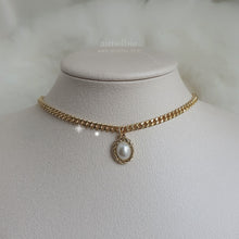 Load image into Gallery viewer, [KARA Han Seungyeon Necklace] Elizabeth Choker Necklace - Gold ver.