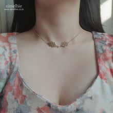 Load image into Gallery viewer, Gold Princess Semi-Choker Necklace
