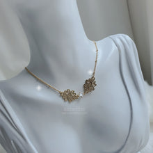 Load image into Gallery viewer, Gold Princess Semi-Choker Necklace
