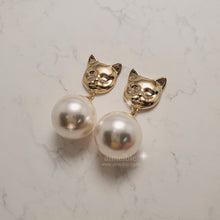 Load image into Gallery viewer, Melbie The Cat Series - Big Pearl Earrings (Gold ver.)