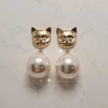 Load image into Gallery viewer, Melbie The Cat Series - Big Pearl Earrings (Gold ver.)