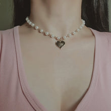 Load image into Gallery viewer, Baby Angel Pearl Choker - Gold ver. (Billlie Tsuki Necklace)