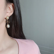 Load image into Gallery viewer, Little Women Earrings - Gold ver. (STAYC J Earrings)