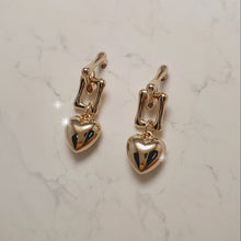 Load image into Gallery viewer, Urban Golden Heart Earrings