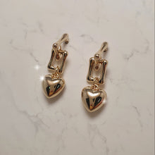 Load image into Gallery viewer, Urban Golden Heart Earrings