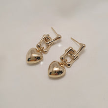 Load image into Gallery viewer, Urban Golden Heart Earrings