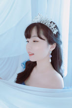 Load image into Gallery viewer, Aphrodite Series - The Rose Garden Earrings (Violet ver.)