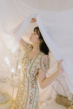 Load image into Gallery viewer, Aphrodite Series - The Elegance Earrings (Gold ver.)