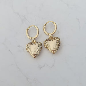 Vintage Heart Locket Huggies Earrings - Gold ver.