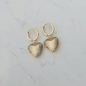 Vintage Heart Locket Huggies Earrings - Gold ver.