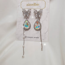 Load image into Gallery viewer, Rainbow Crystal Butterfly Earrings (Redvelvet Wendy Earrings)
