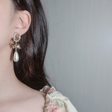 Load image into Gallery viewer, [IVE Leeseo, SNSD Tiffany Earrings) Golden Shadow and Ribbon Earrings