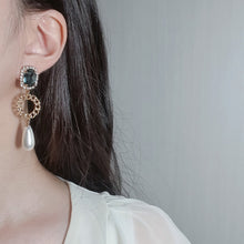 Load image into Gallery viewer, Marine Deep Blue Earrings