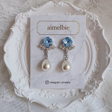 Load image into Gallery viewer, Cushion Square crystal earrings - Light Sapphire