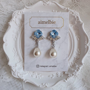 Cushion Square crystal earrings - Light Sapphire