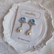 Load image into Gallery viewer, Cushion Square crystal earrings - Light Sapphire
