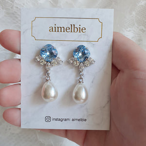 Cushion Square crystal earrings - Light Sapphire
