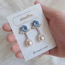 Load image into Gallery viewer, Cushion Square crystal earrings - Light Sapphire