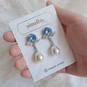 Cushion Square crystal earrings - Light Sapphire