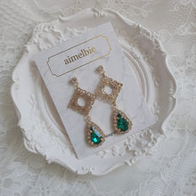 Load image into Gallery viewer, Emerald Oriental Royal Earrings (Purple Kiss Goeun Earrings)