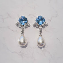 Load image into Gallery viewer, Cushion Square crystal earrings - Light Sapphire