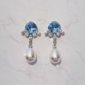 Cushion Square crystal earrings - Light Sapphire