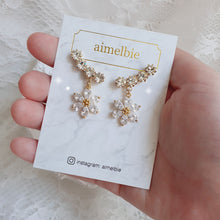 Load image into Gallery viewer, Daisy Wing Earrings - Simple (Gold ver.) (Red Velvet Yeri, Park Eunbin Earrings)