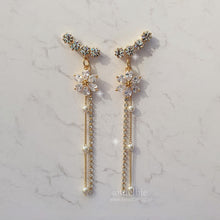 Load image into Gallery viewer, Daisy Wing Earrings - Longdrop (Gold ver.)