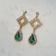 Load image into Gallery viewer, Emerald Oriental Royal Earrings (Purple Kiss Goeun Earrings)