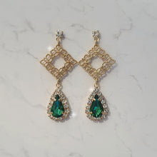 Load image into Gallery viewer, Emerald Oriental Royal Earrings (Purple Kiss Goeun Earrings)