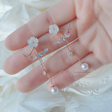 Load image into Gallery viewer, White Flower and Jewel Arc Earrings