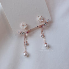 Load image into Gallery viewer, White Flower and Jewel Arc Earrings