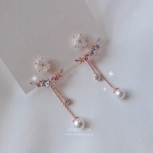 Load image into Gallery viewer, White Flower and Jewel Arc Earrings