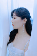 Load image into Gallery viewer, [IU Earrings] Daisy Wing Earrings - Longdrop (Silver ver.)
