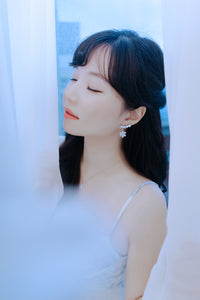 Daisy Wing Earrings - Simple (Silver ver.) (Red Velvet Joy, STAYC Isa, Han Hyojoo Earrings)