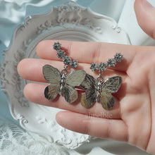 Load image into Gallery viewer, Bling Butterfly Earrings (Woo!ah! Minseo, Rocket Punch Suyun, Dahyun Earrings)