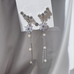 [IU Earrings] Daisy Wing Earrings - Longdrop (Silver ver.)