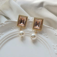 Load image into Gallery viewer, Antique Square Earrings - Peach
