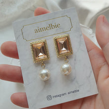 Load image into Gallery viewer, Antique Square Earrings - Peach