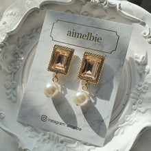 Load image into Gallery viewer, Antique Square Earrings - Peach
