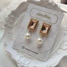 Load image into Gallery viewer, Antique Square Earrings - Peach