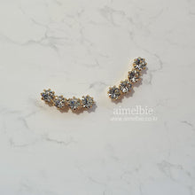 Load image into Gallery viewer, Simple Wing Earrings - Gold