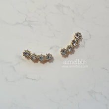 Load image into Gallery viewer, [STAYC Seeun Earrings] Simple Wing Earrings - Gold