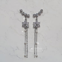 Load image into Gallery viewer, [IU Earrings] Daisy Wing Earrings - Longdrop (Silver ver.)