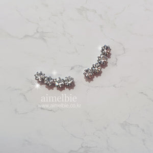 Simple Wing Earrings - Silver (VIVIZ Sinb and Oh My Girl Binnie Earrings)