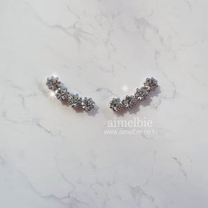 Simple Wing Earrings - Silver (VIVIZ Sinb and Oh My Girl Binnie Earrings)
